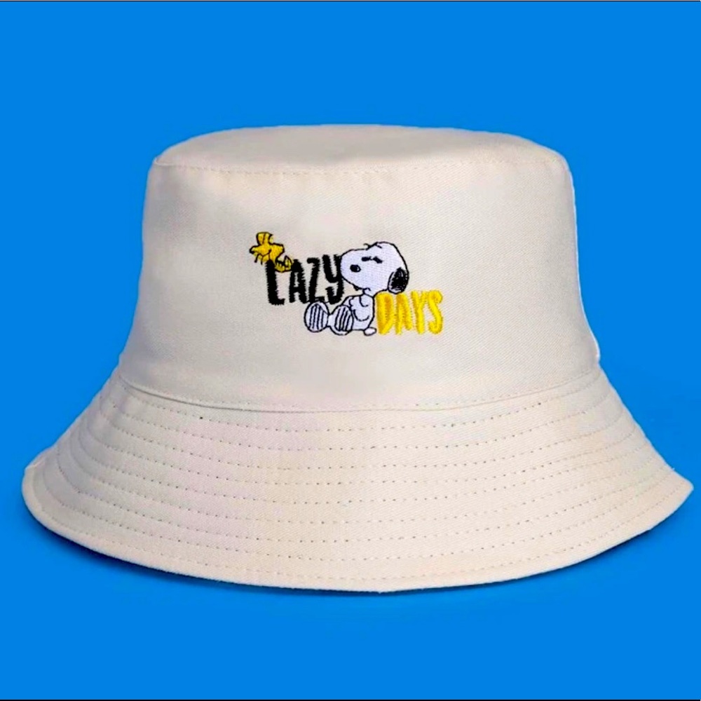 Snoopy “Lazy Days“ bucket hat